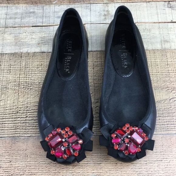 White House Black Market Black Red Gemstone Toe Ballet Flats Womens 8M Slip‎ On - Picture 3 of 13